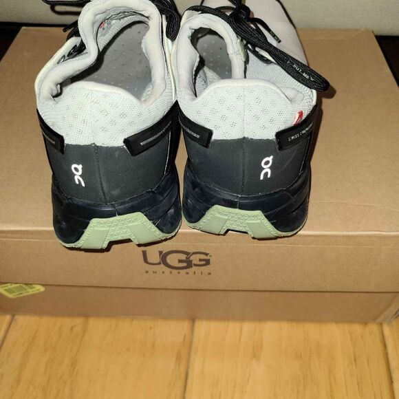 On Cloud Cloudventure Peak Swiss Trail Running Sneakers Tennis Shoe Women Size 7 - Picture 4 of 7